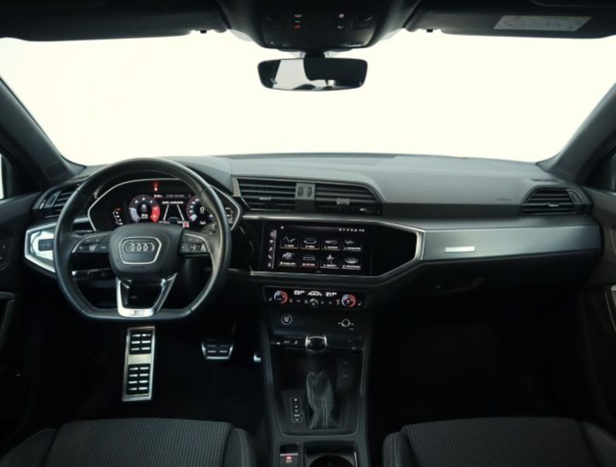 Audi Q3 35 TDI quattro S tronic S line edition (13)