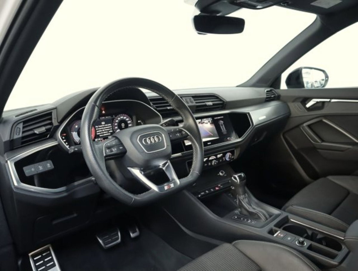 Audi Q3 35 TDI quattro S tronic S line edition (9)