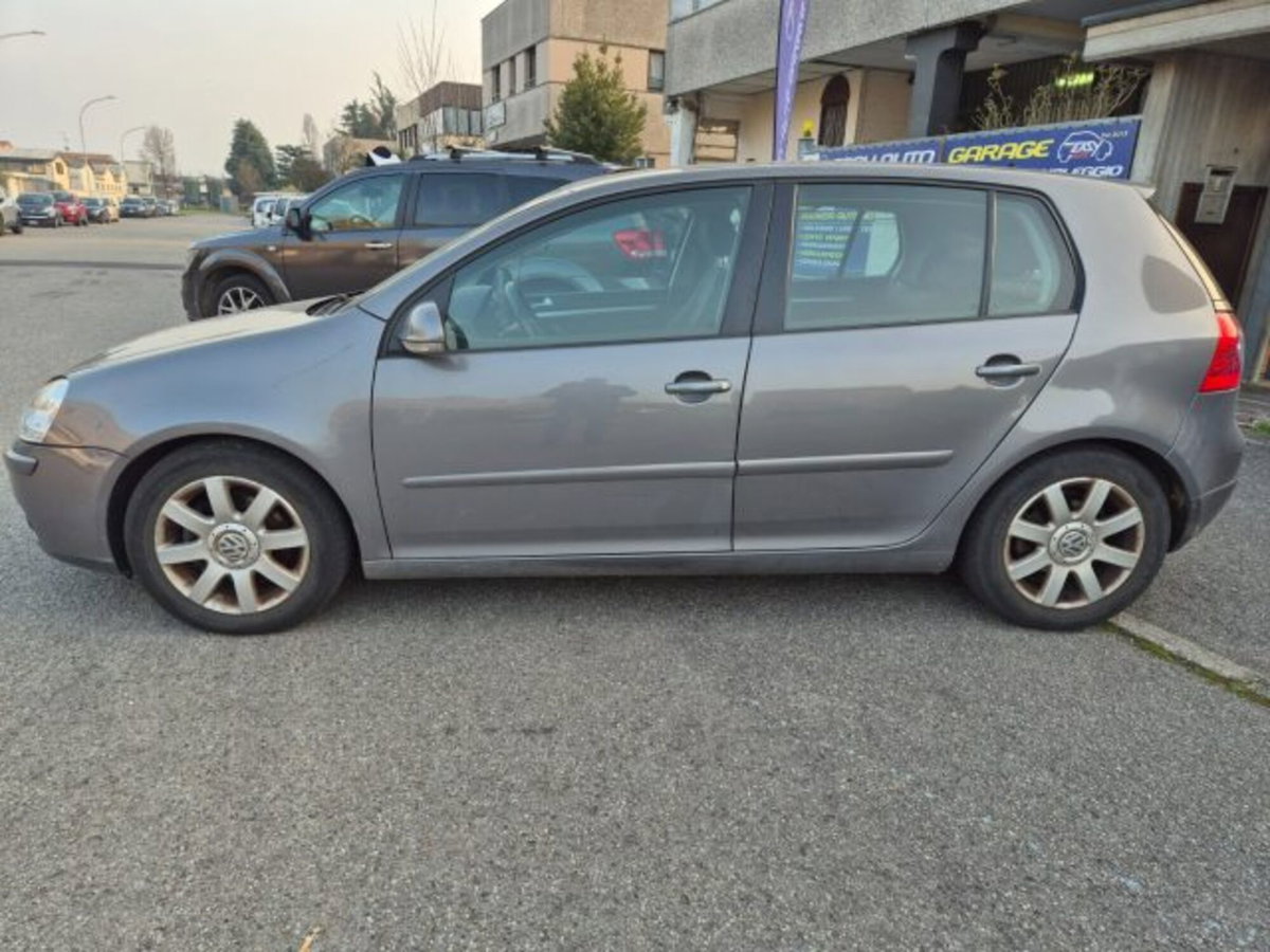 Volkswagen Golf 2.0 16V TDI 4mot. 5p. Sportline (2)