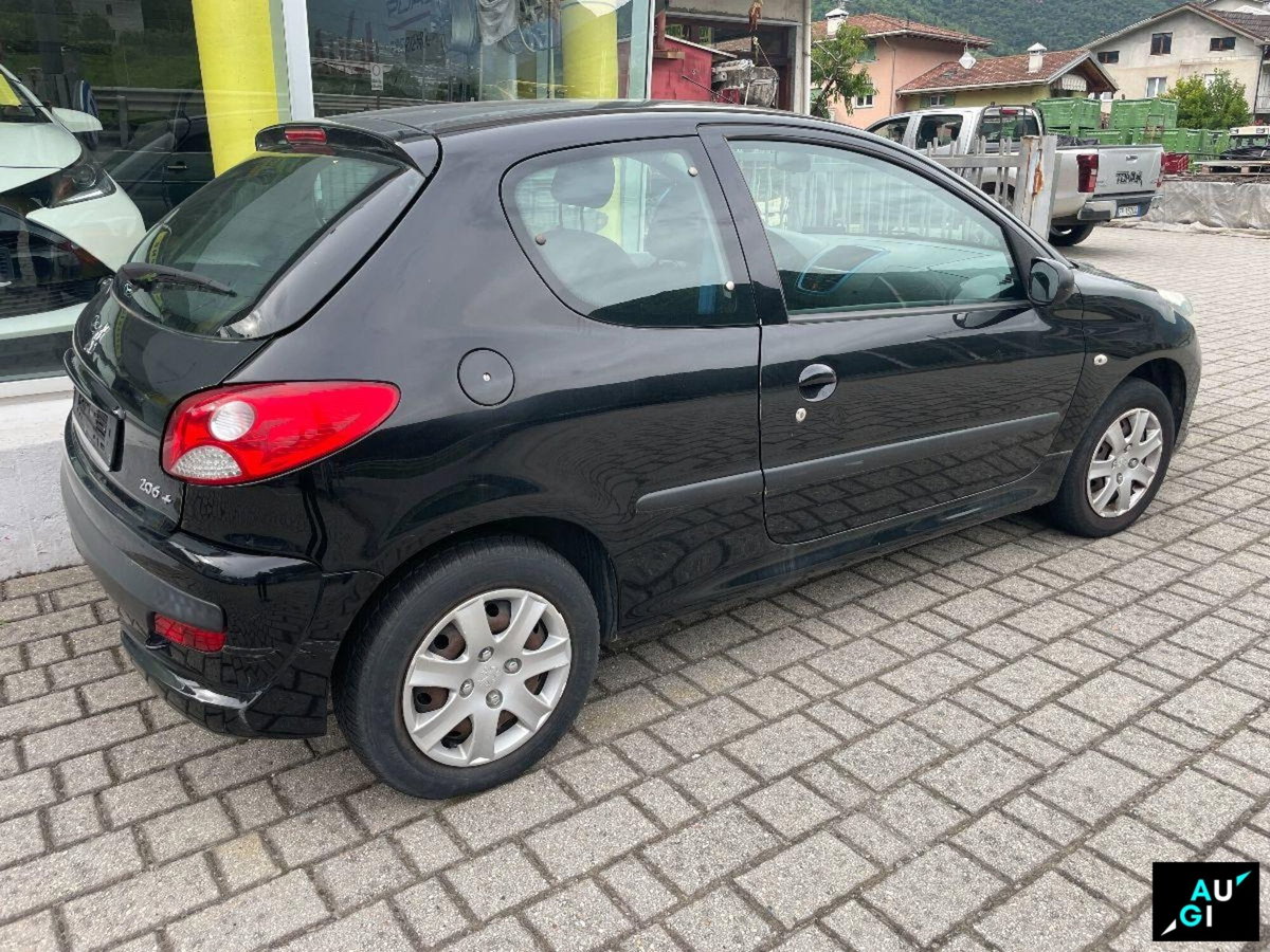 Peugeot 206 60CV 3p. Urban (8)