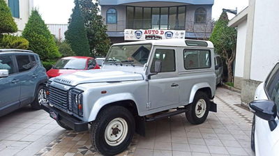 Land Rover Defender 110 2.4 TD4 Hard Top SE usata