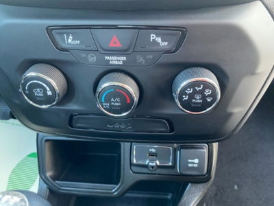 Jeep Renegade 1.6 Mjt 130 CV Longitude (16)