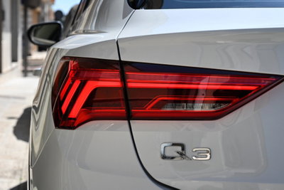 Audi Q3 Sportback 35 TDI quattro S tronic S line edition (12)