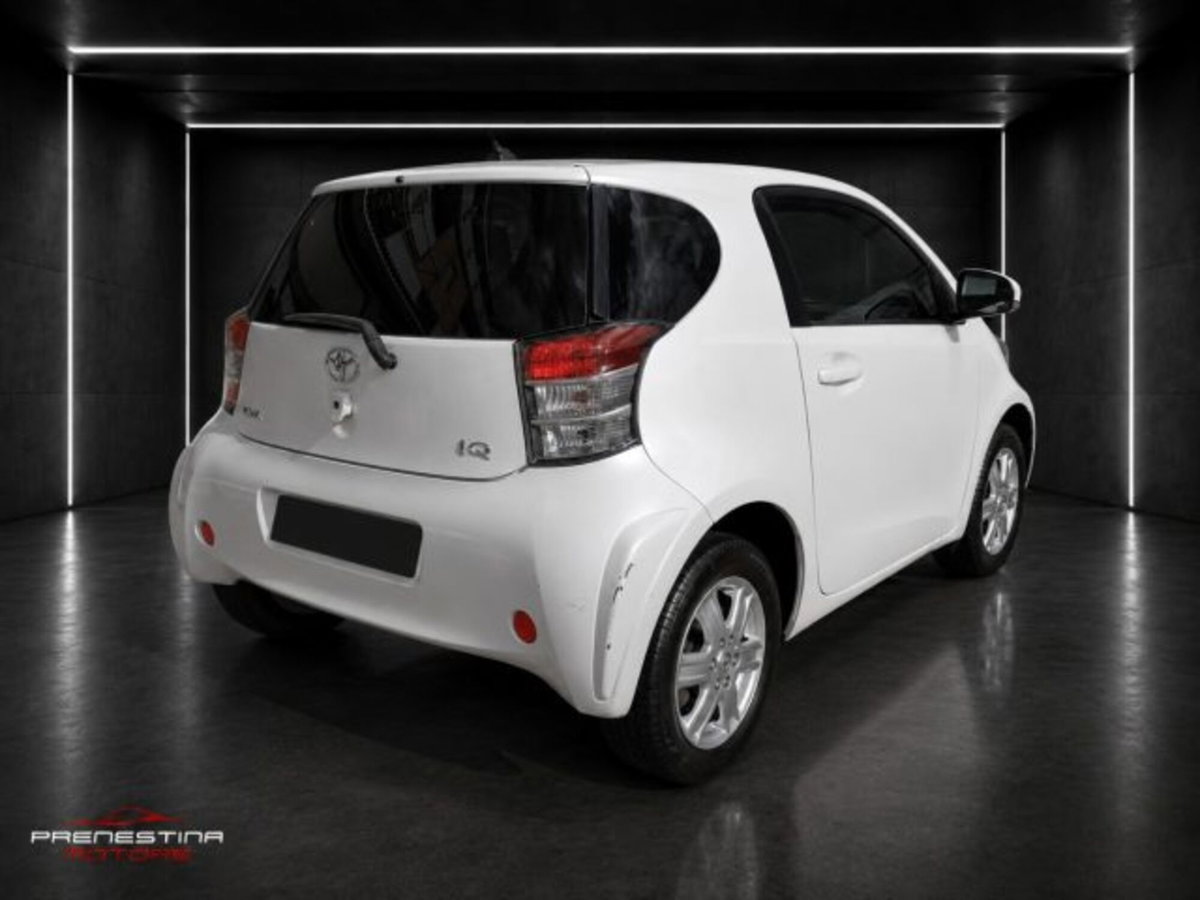 Toyota iQ 1.0 Multidrive (4)