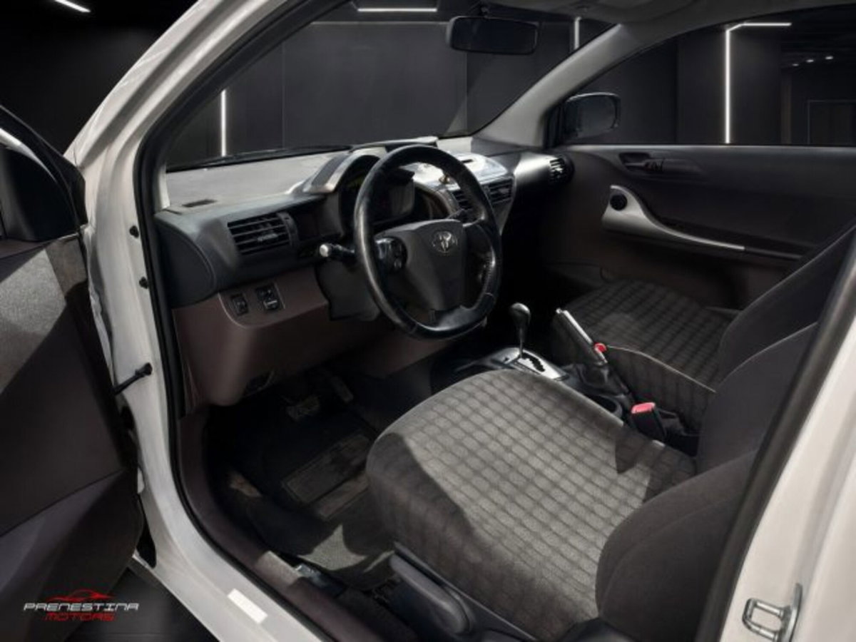 Toyota iQ 1.0 Multidrive (5)