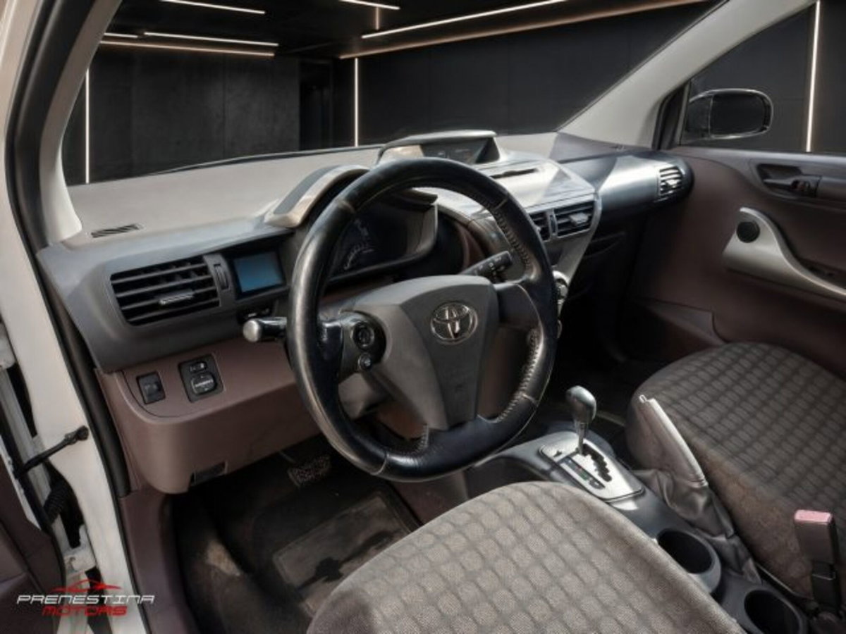Toyota iQ 1.0 Multidrive (6)