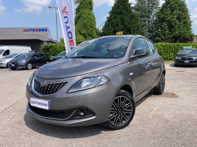Lancia Ypsilon 1.0 FireFly 5 porte S&S Hybrid Ecochic Silver