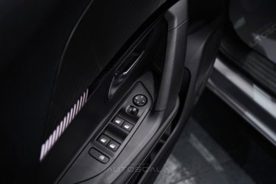 Peugeot 2008 1.2 hybrid Allure 145cv e-dcs6 (10)