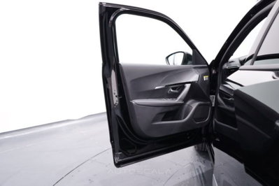 Peugeot 2008 1.2 hybrid Allure 145cv e-dcs6 (9)