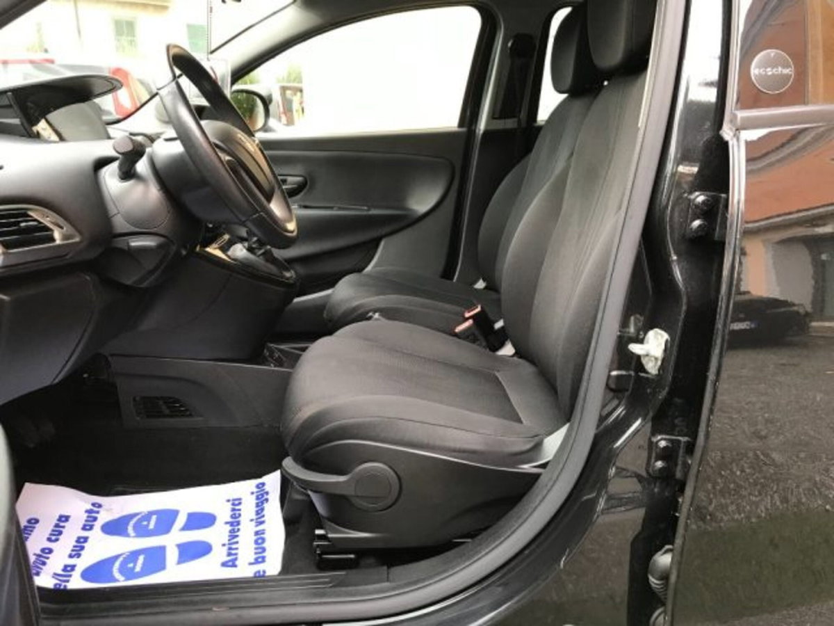 Lancia Ypsilon 1.0 FireFly 5 porte S&S Hybrid Gold Plus (5)