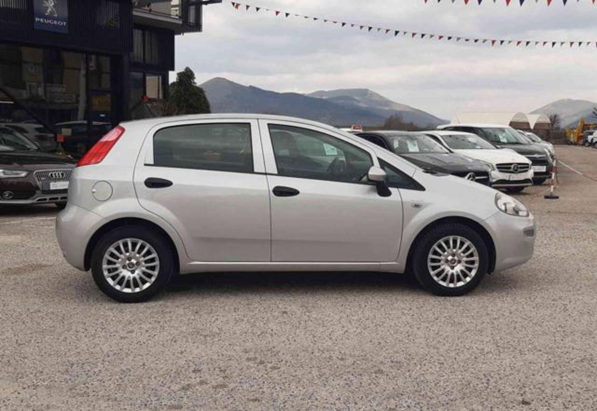 Fiat Punto 1.3 MJT II 75 CV 5 porte Lounge (10)