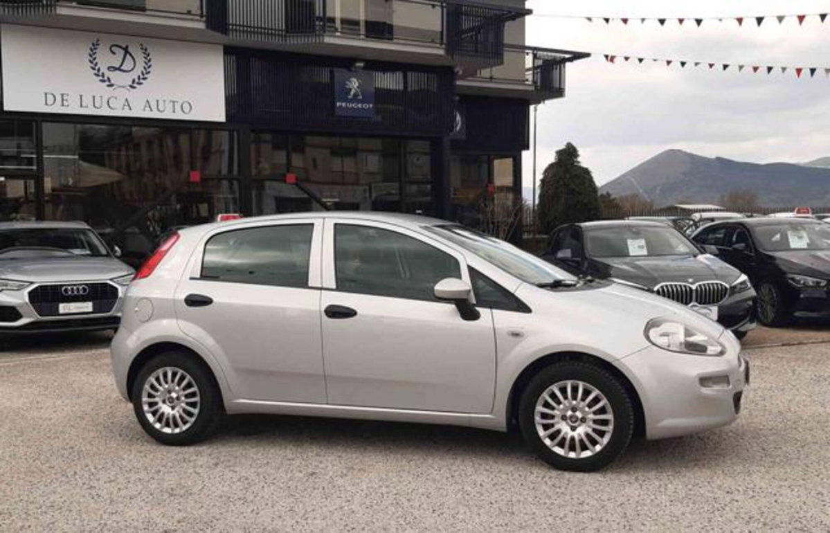 Fiat Punto 1.3 MJT II 75 CV 5 porte Lounge (11)