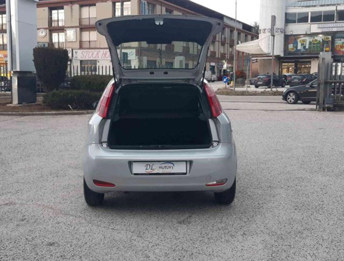 Fiat Punto 1.3 MJT II 75 CV 5 porte Lounge (12)