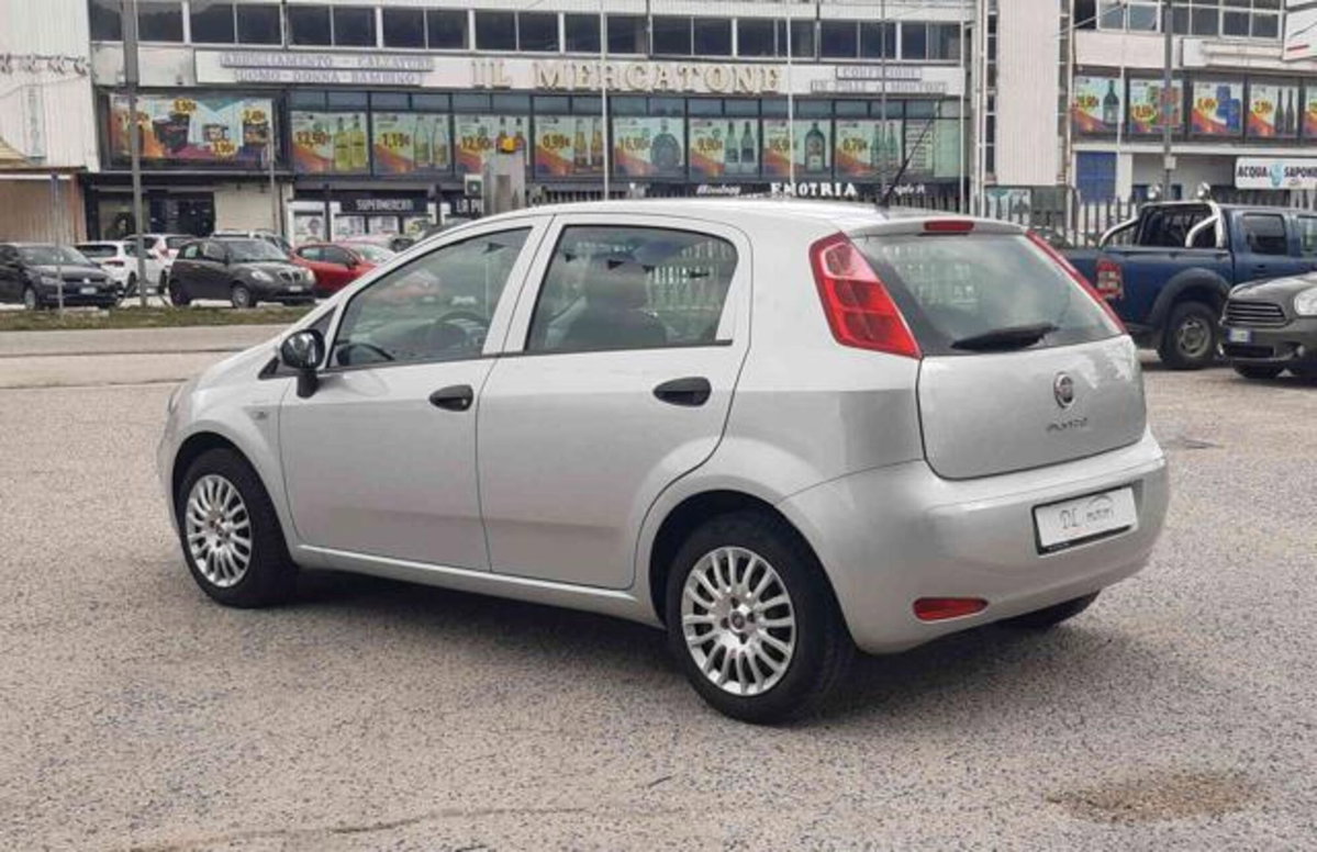 Fiat Punto 1.3 MJT II 75 CV 5 porte Lounge (7)