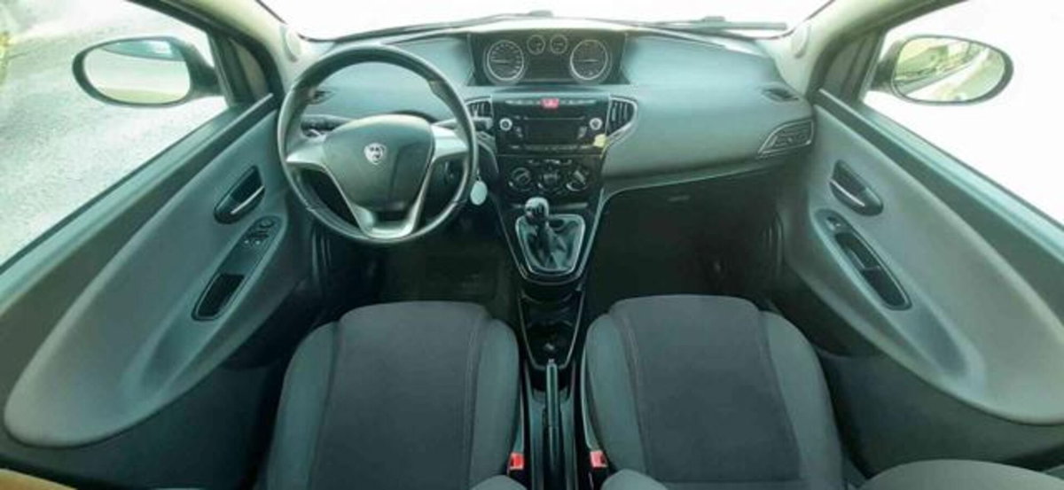 Lancia Ypsilon 1.3 MJT 16V 95 CV 5 porte S&S Gold (19)