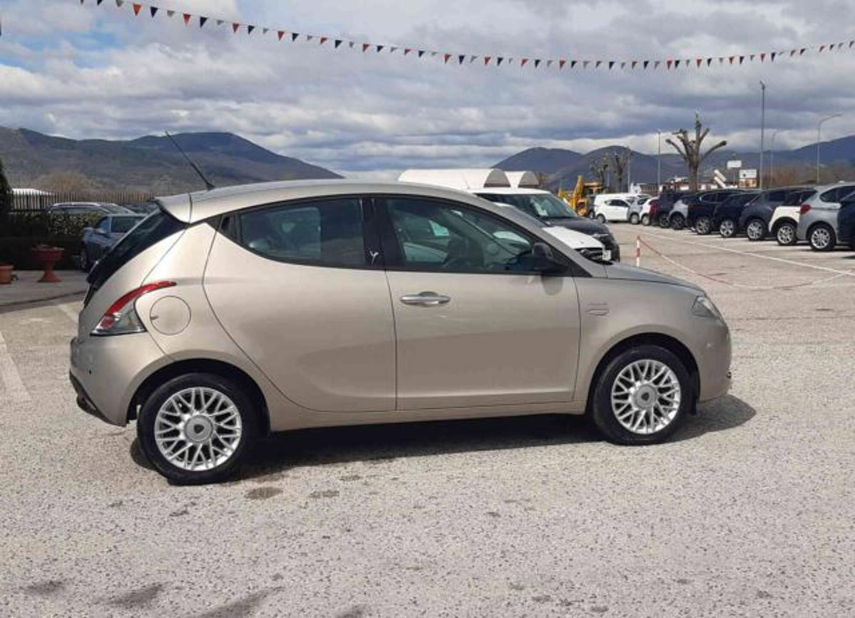 Lancia Ypsilon 1.3 MJT 16V 95 CV 5 porte S&S Gold (5)
