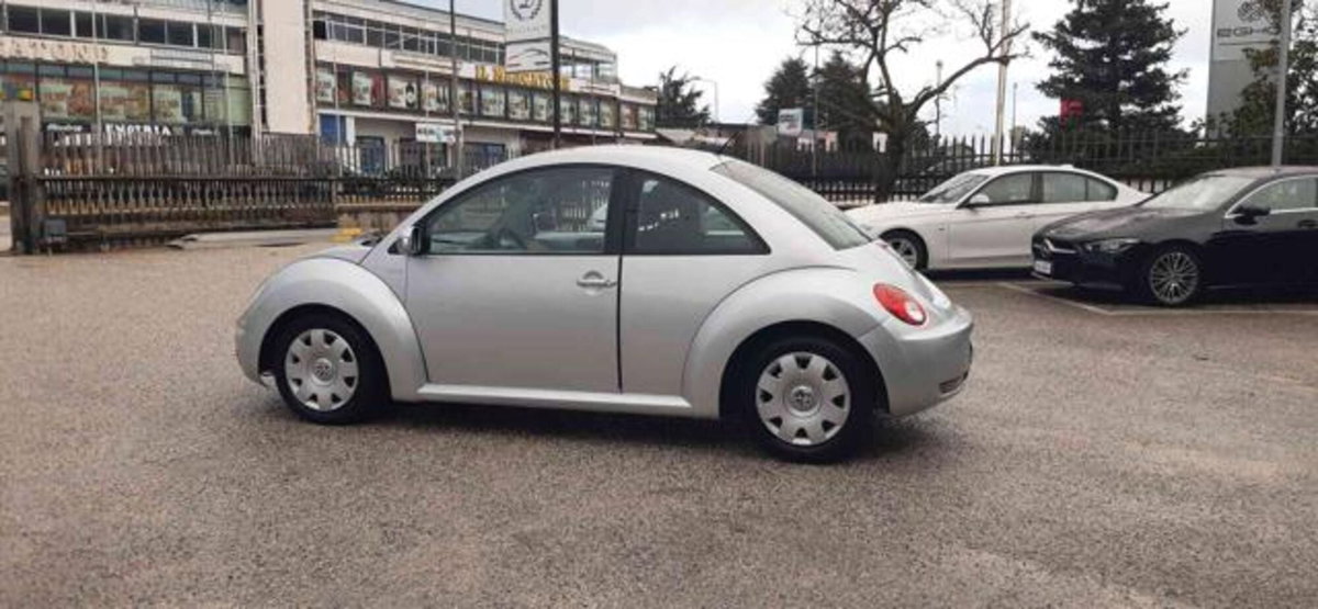 Volkswagen New Beetle TDI 105CV (10)