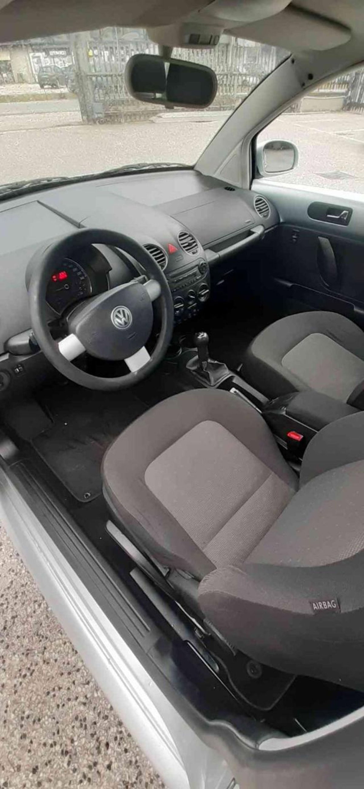 Volkswagen New Beetle TDI 105CV (13)