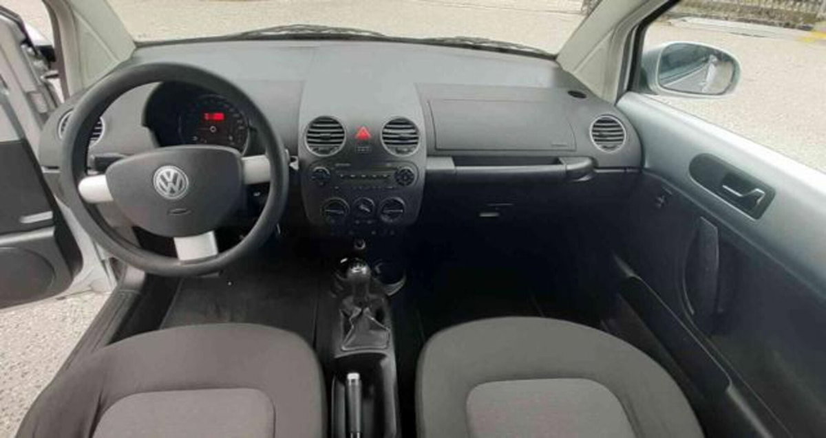 Volkswagen New Beetle TDI 105CV (17)