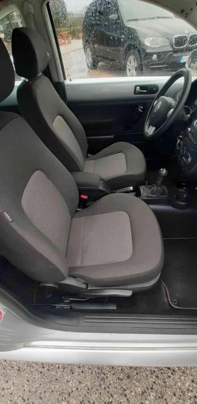 Volkswagen New Beetle TDI 105CV (19)