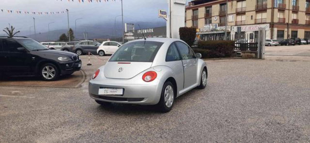 Volkswagen New Beetle TDI 105CV (7)