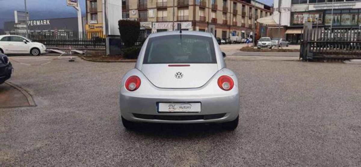 Volkswagen New Beetle TDI 105CV (8)
