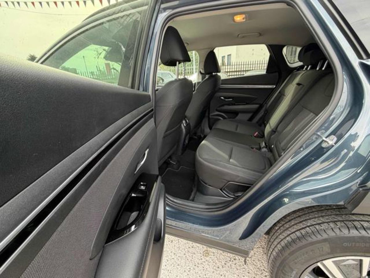 Hyundai Tucson 1.6 hev Xline 4wd auto (14)