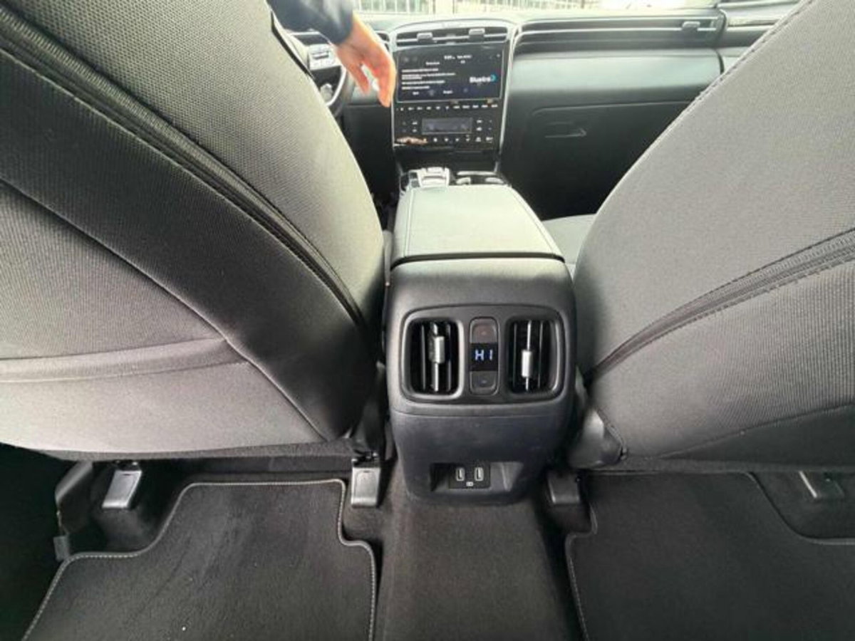 Hyundai Tucson 1.6 hev Xline 4wd auto (16)