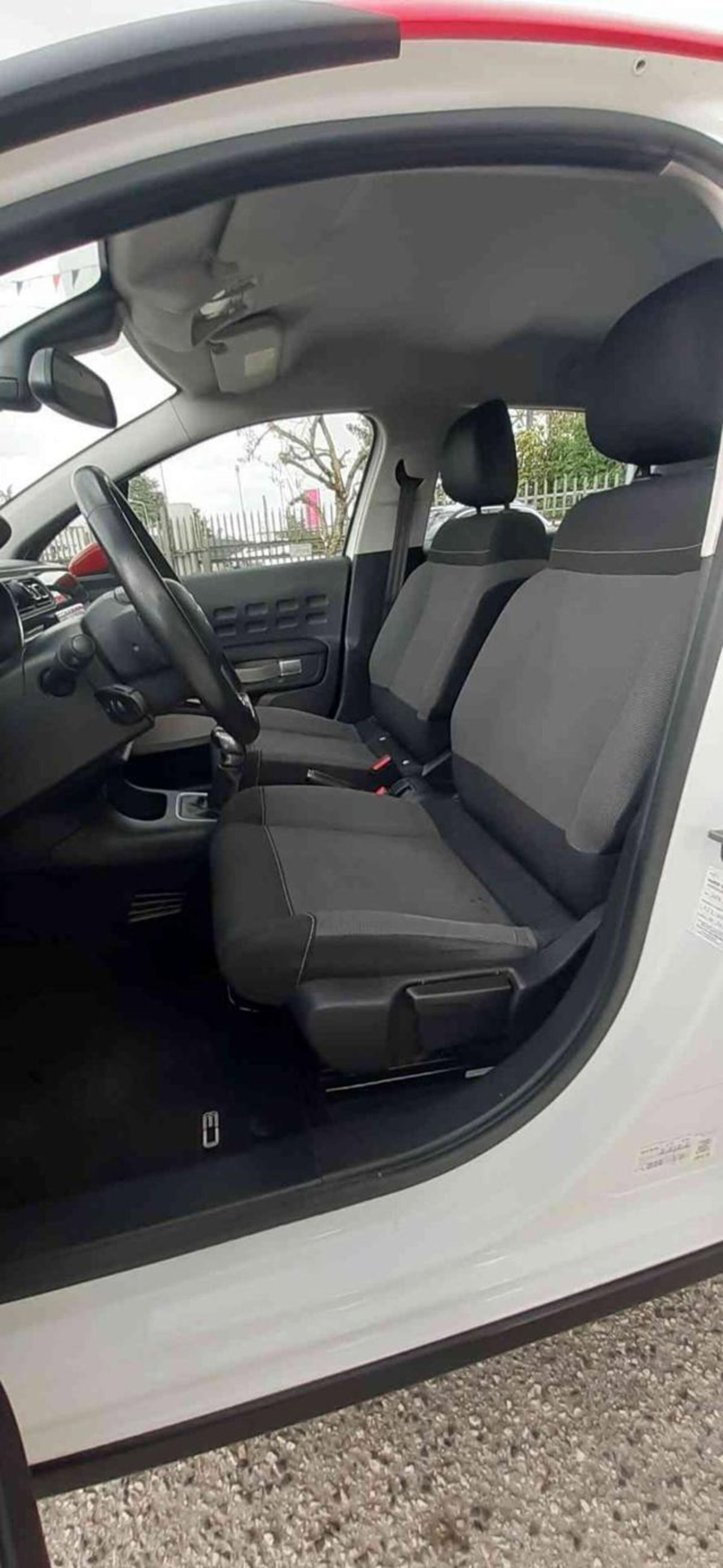 Citroen C3 PureTech 82 GPL Shine (17)
