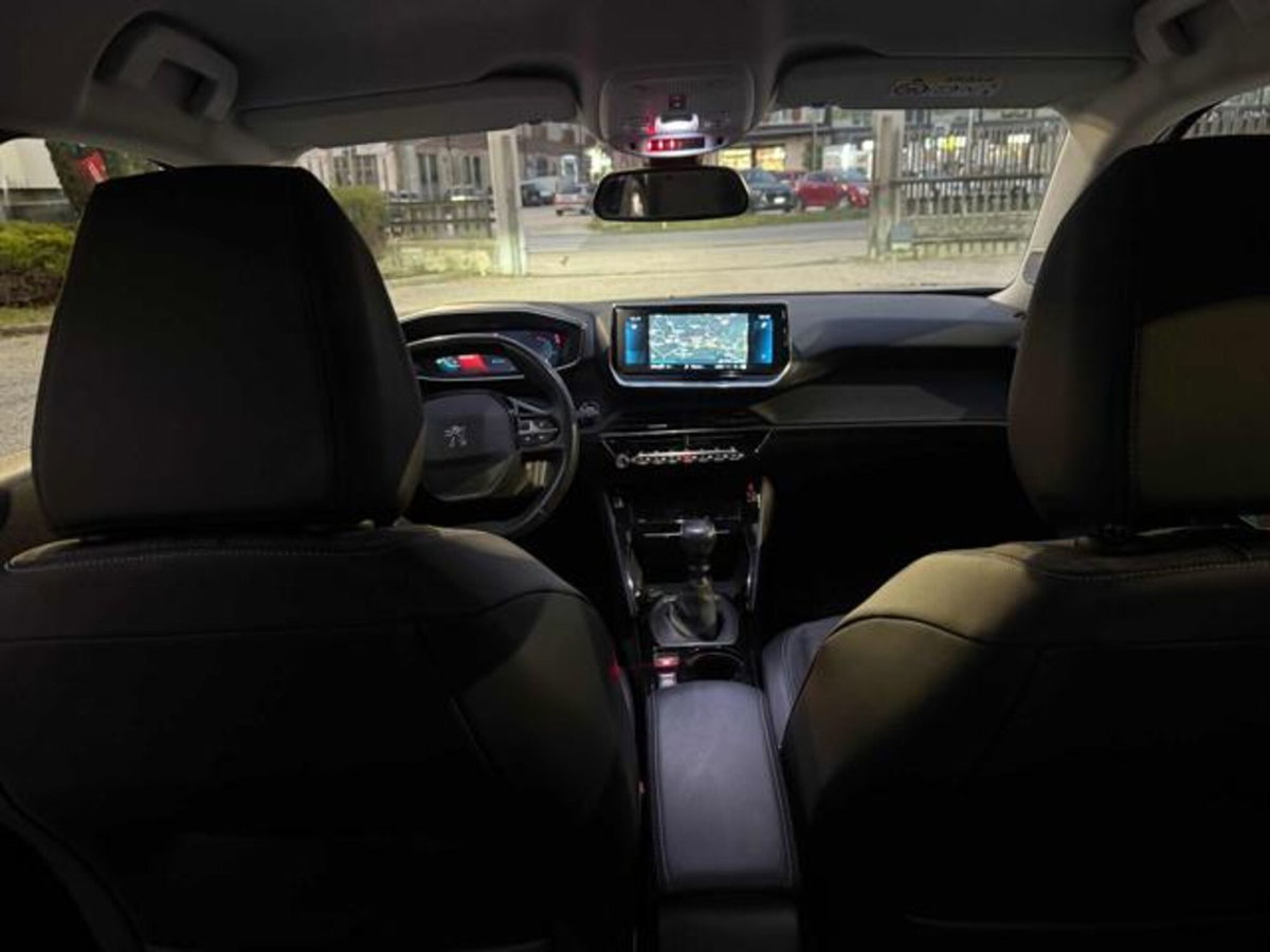 Peugeot 2008 PureTech 130 S&S Allure Pack (14)