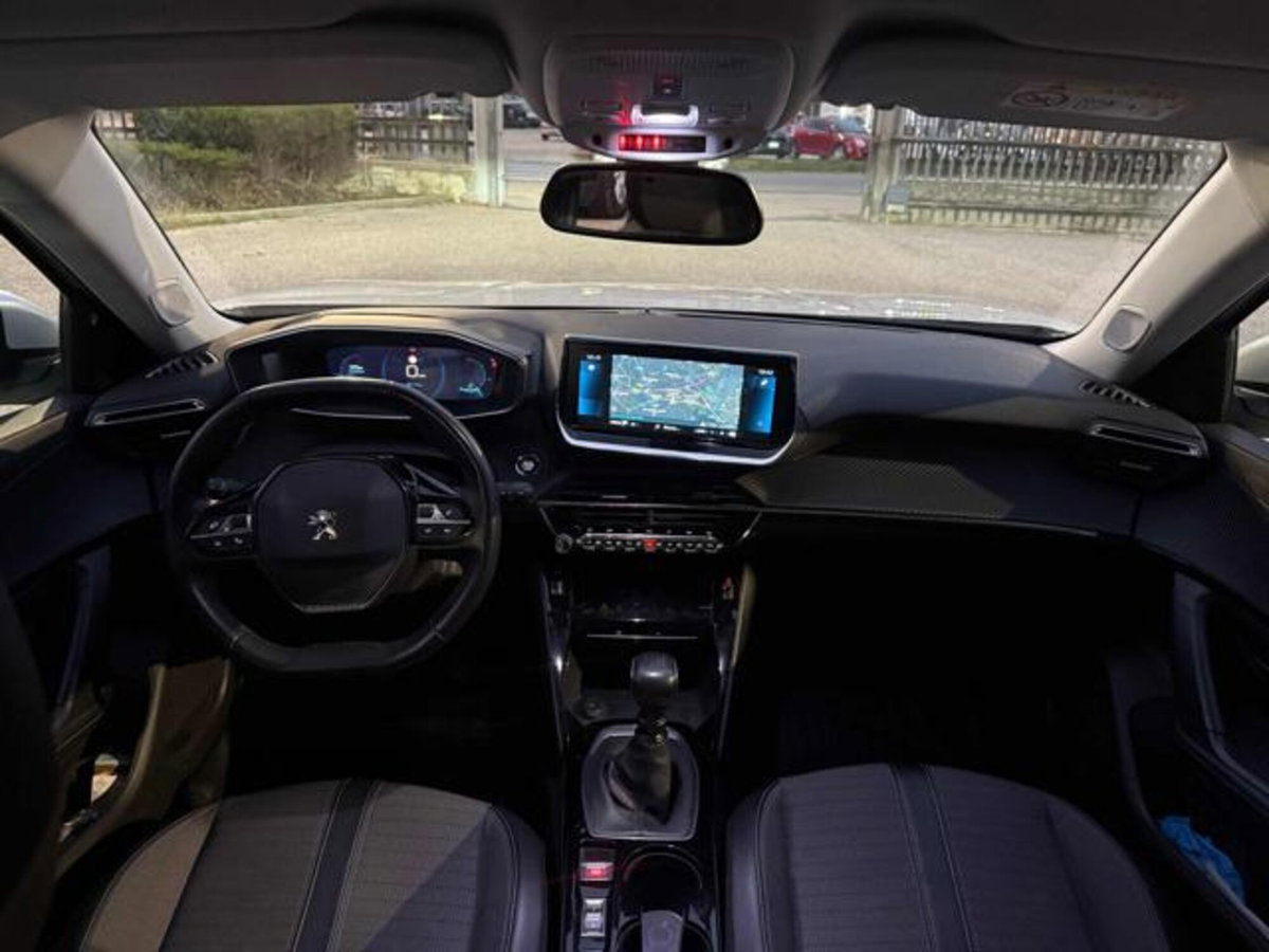 Peugeot 2008 PureTech 130 S&S Allure Pack (15)