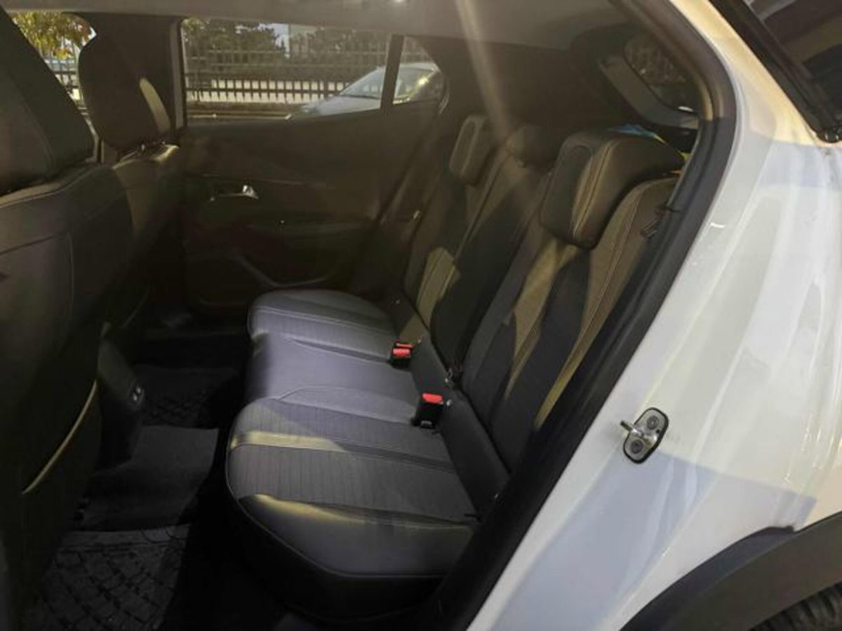 Peugeot 2008 PureTech 130 S&S Allure Pack (17)