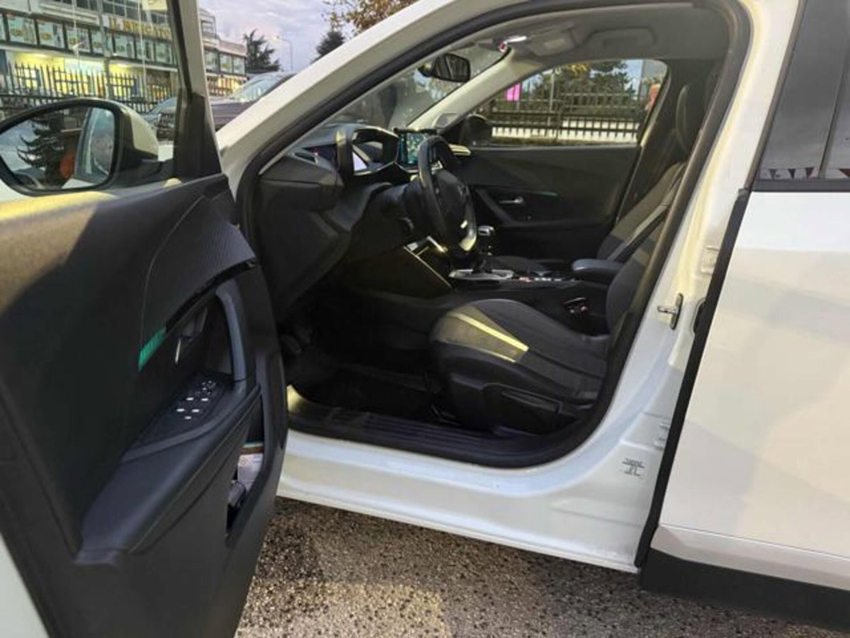 Peugeot 2008 PureTech 130 S&S Allure Pack (20)