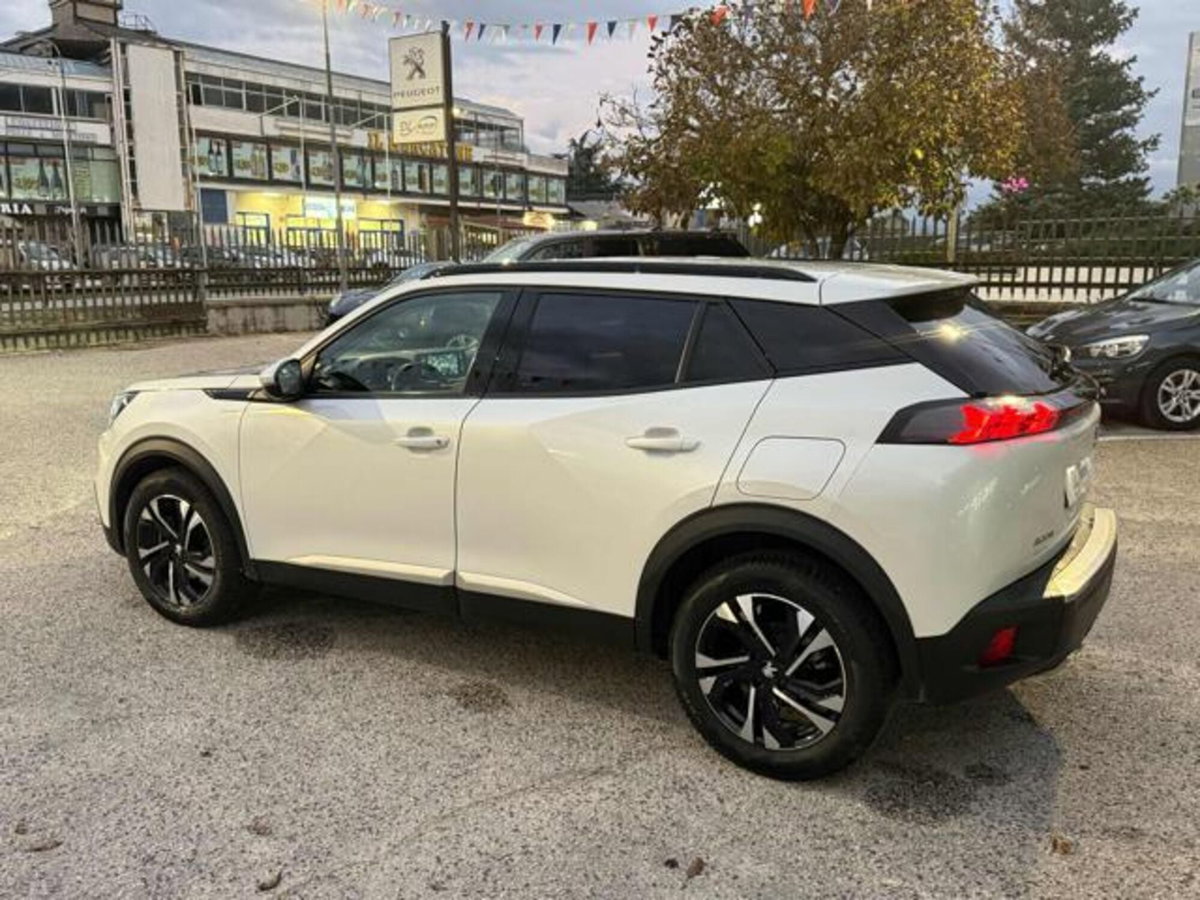Peugeot 2008 PureTech 130 S&S Allure Pack (9)