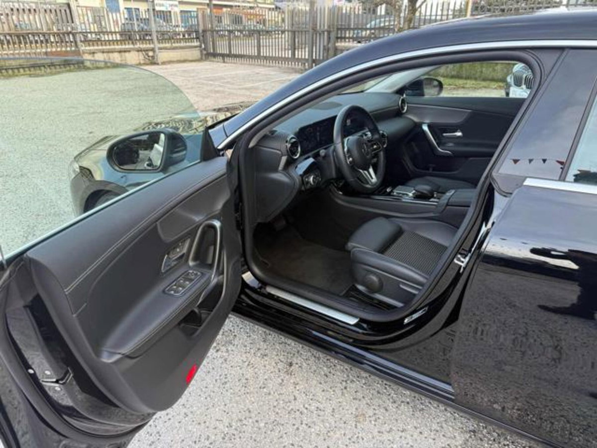 Mercedes-Benz CLA Shooting Brake 200 d Automatic Shooting Brake Executive (10)