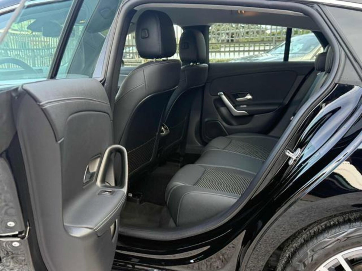Mercedes-Benz CLA Shooting Brake 200 d Automatic Shooting Brake Executive (13)