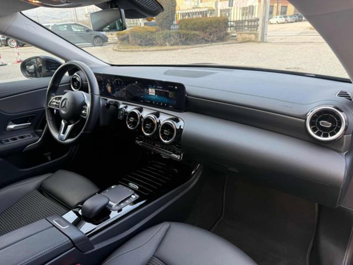 Mercedes-Benz CLA Shooting Brake 200 d Automatic Shooting Brake Executive (17)