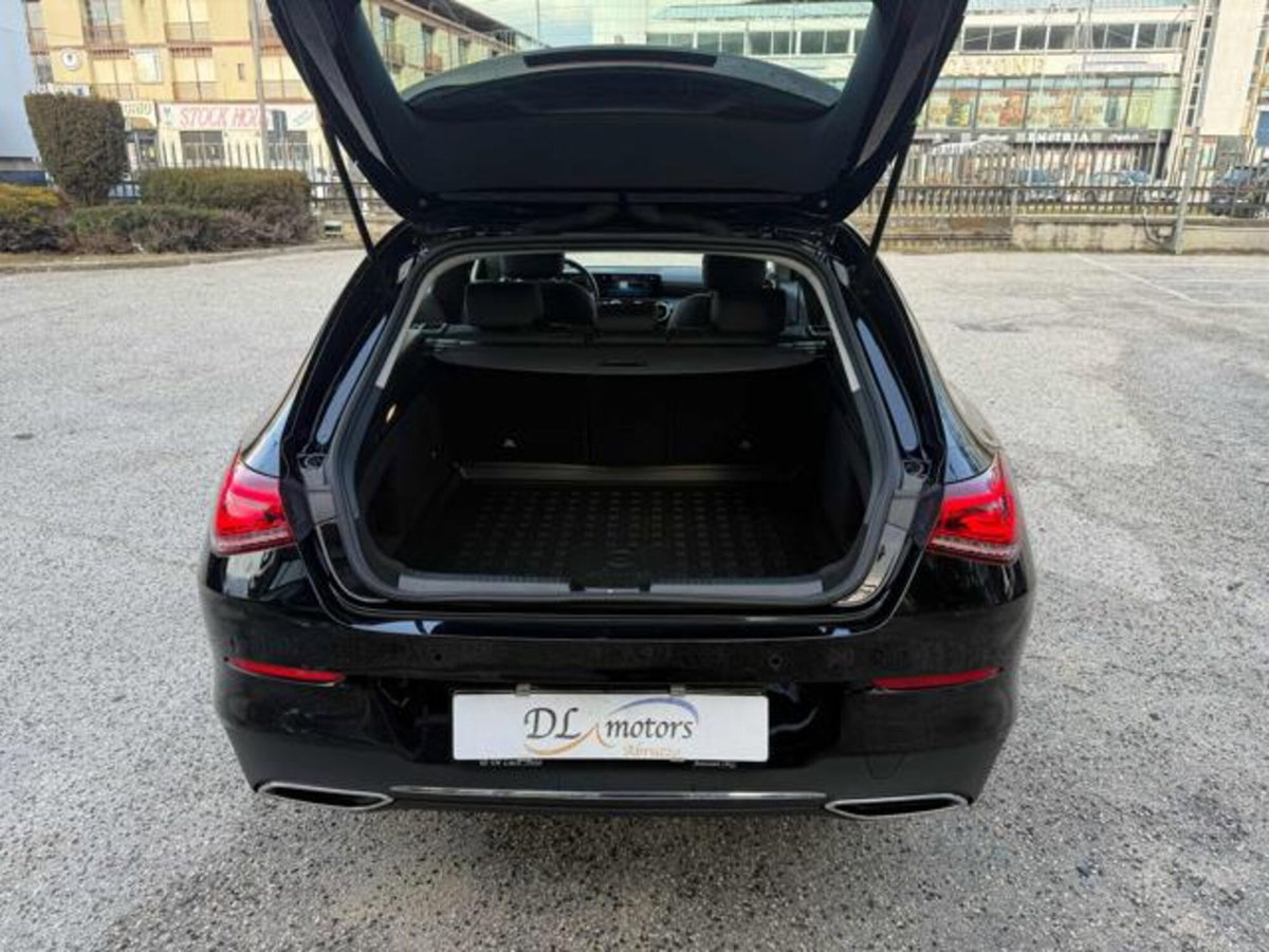 Mercedes-Benz CLA Shooting Brake 200 d Automatic Shooting Brake Executive (18)