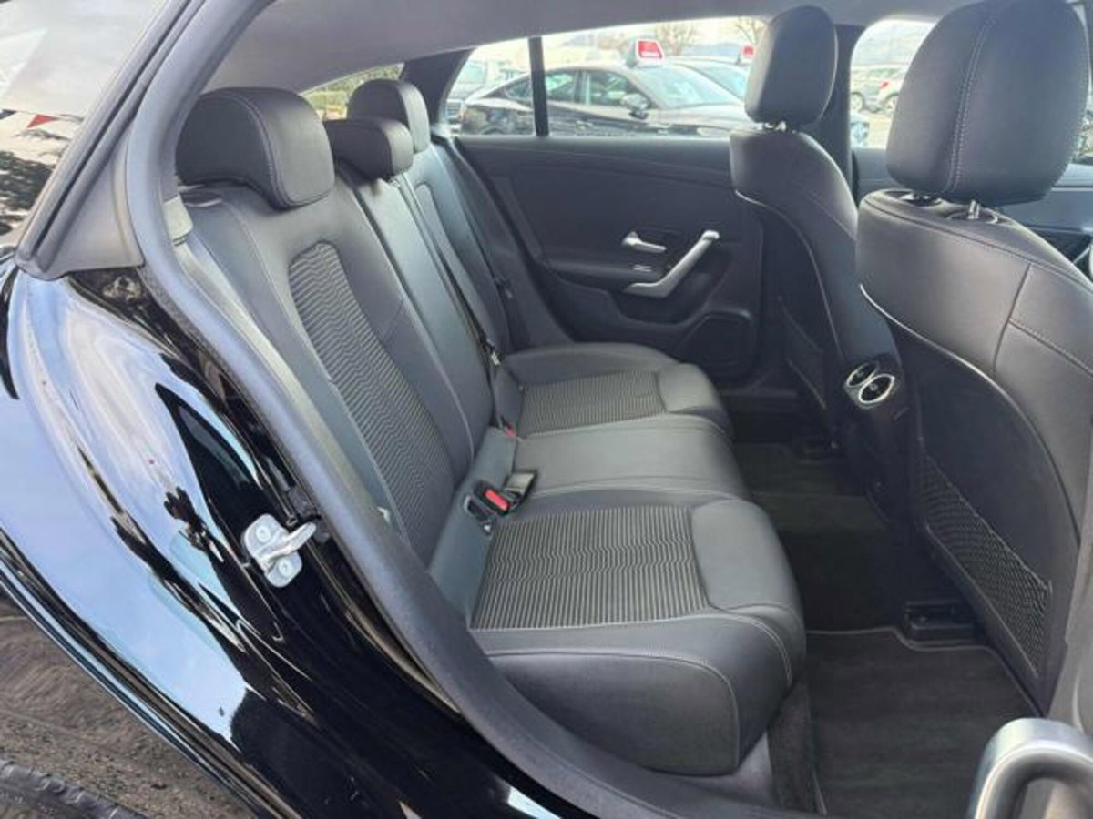 Mercedes-Benz CLA Shooting Brake 200 d Automatic Shooting Brake Executive (20)