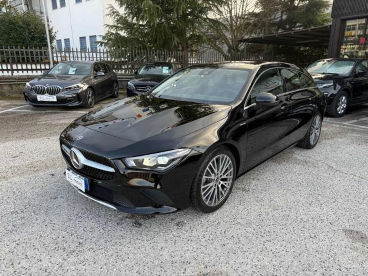 Mercedes-Benz CLA Shooting Brake 200 d Automatic Shooting Brake Executive (3)
