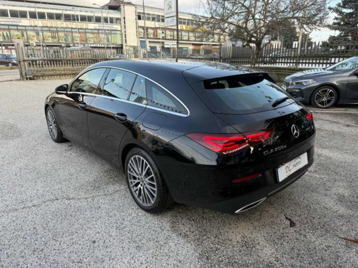 Mercedes-Benz CLA Shooting Brake 200 d Automatic Shooting Brake Executive (6)