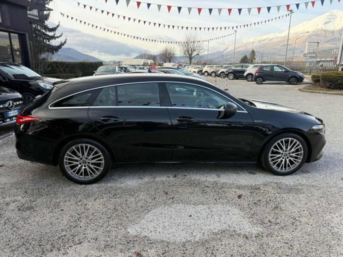 Mercedes-Benz CLA Shooting Brake 200 d Automatic Shooting Brake Executive (9)