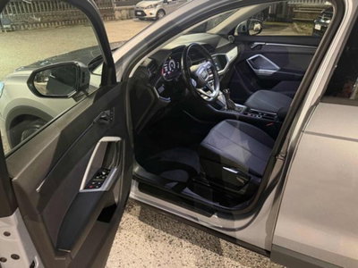 Audi Q3 35 TDI quattro S tronic Business (11)