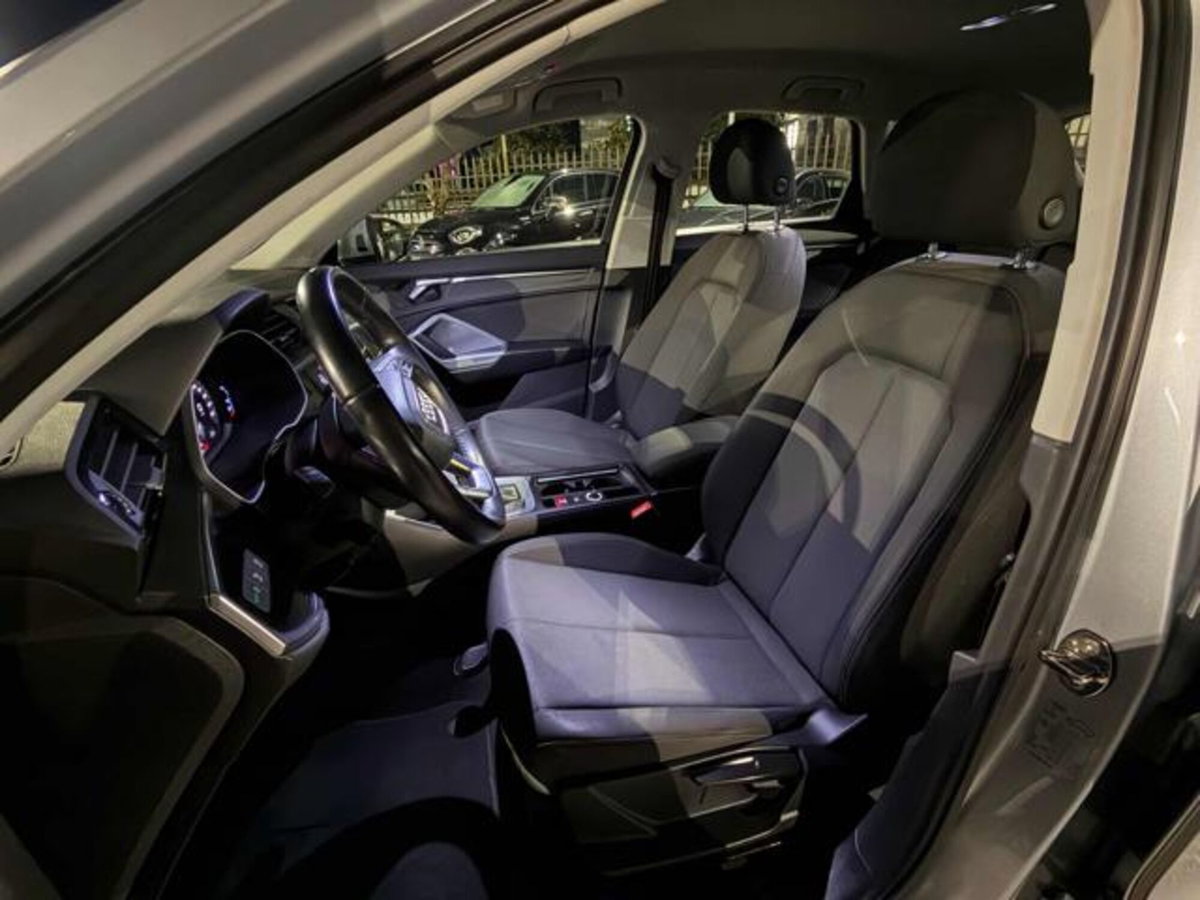 Audi Q3 35 TDI quattro S tronic Business (13)