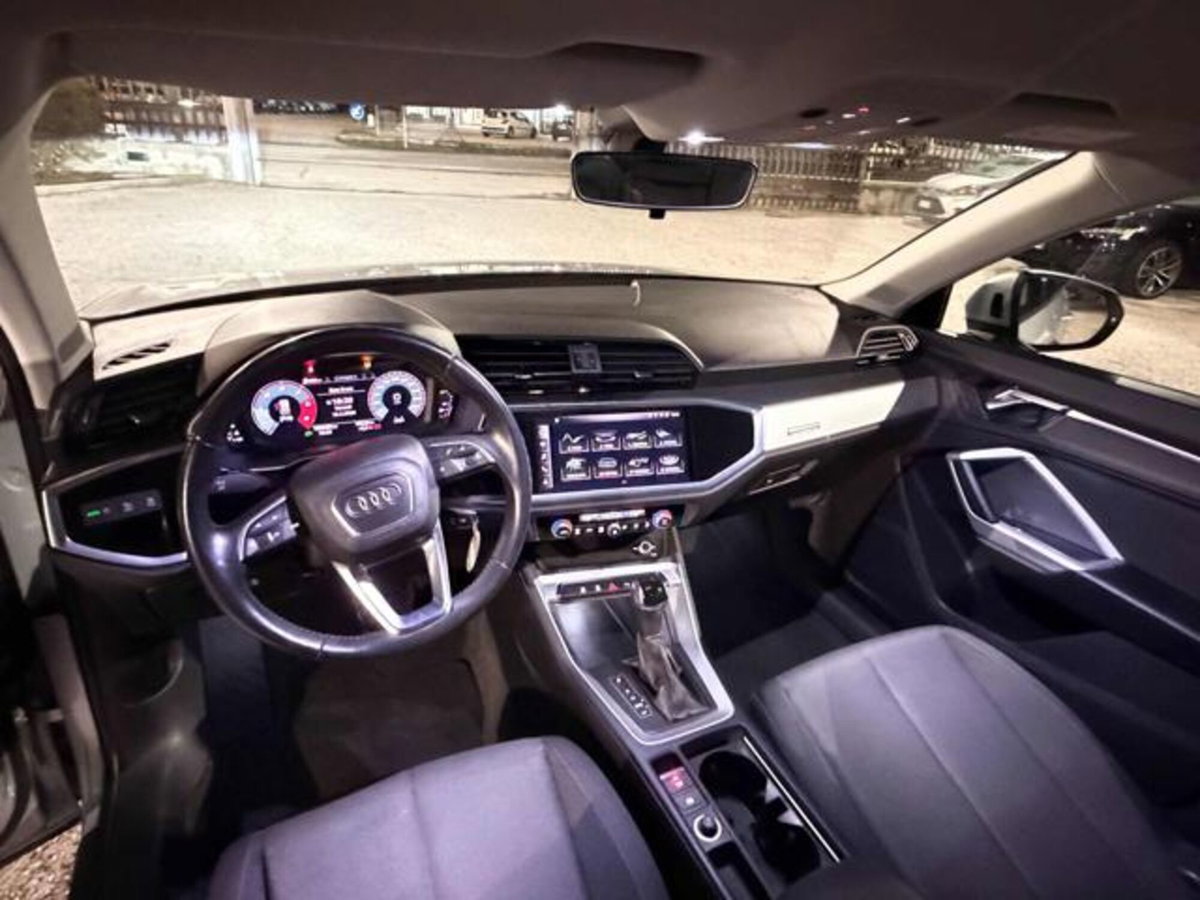 Audi Q3 35 TDI quattro S tronic Business (16)
