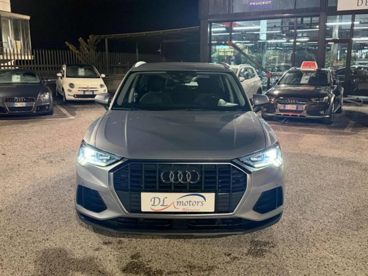 Audi Q3 35 TDI quattro S tronic Business (2)