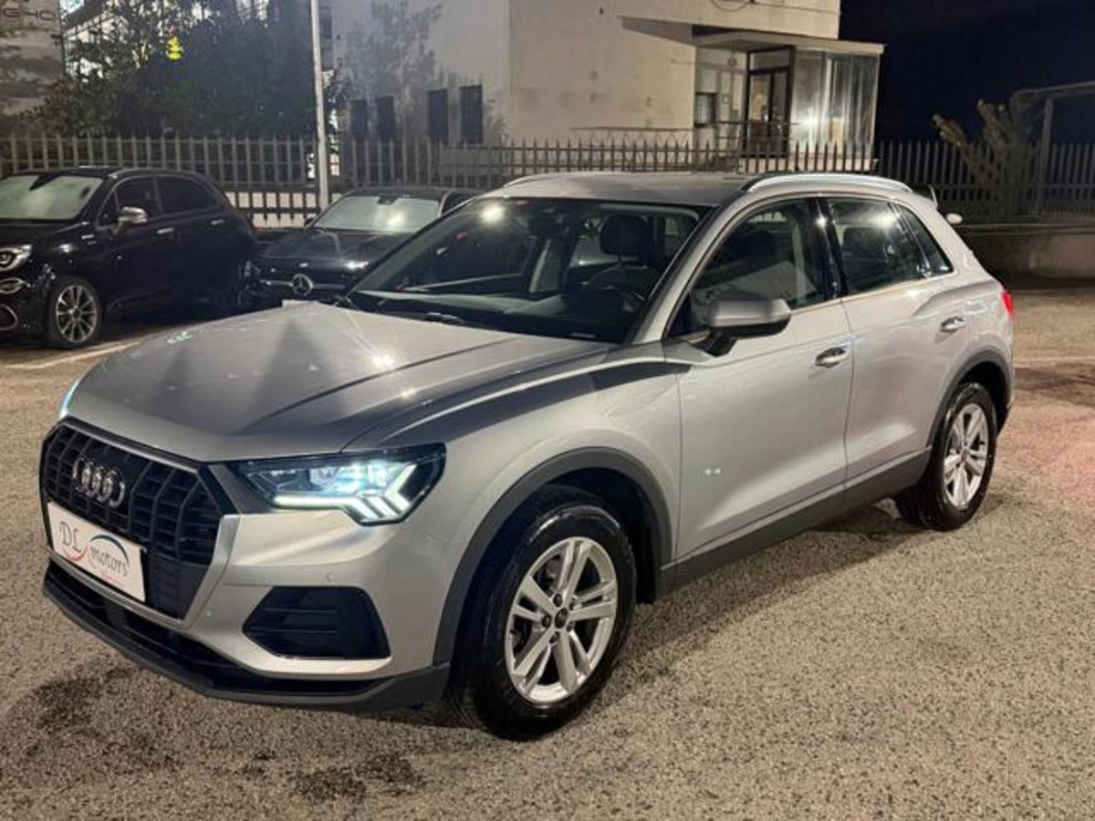 Audi Q3 35 TDI quattro S tronic Business (3)