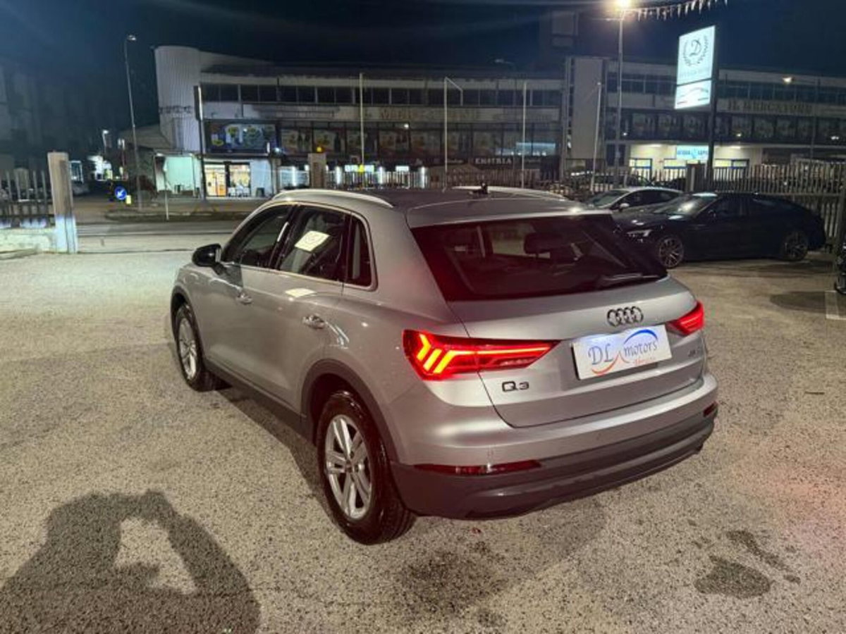 Audi Q3 35 TDI quattro S tronic Business (7)