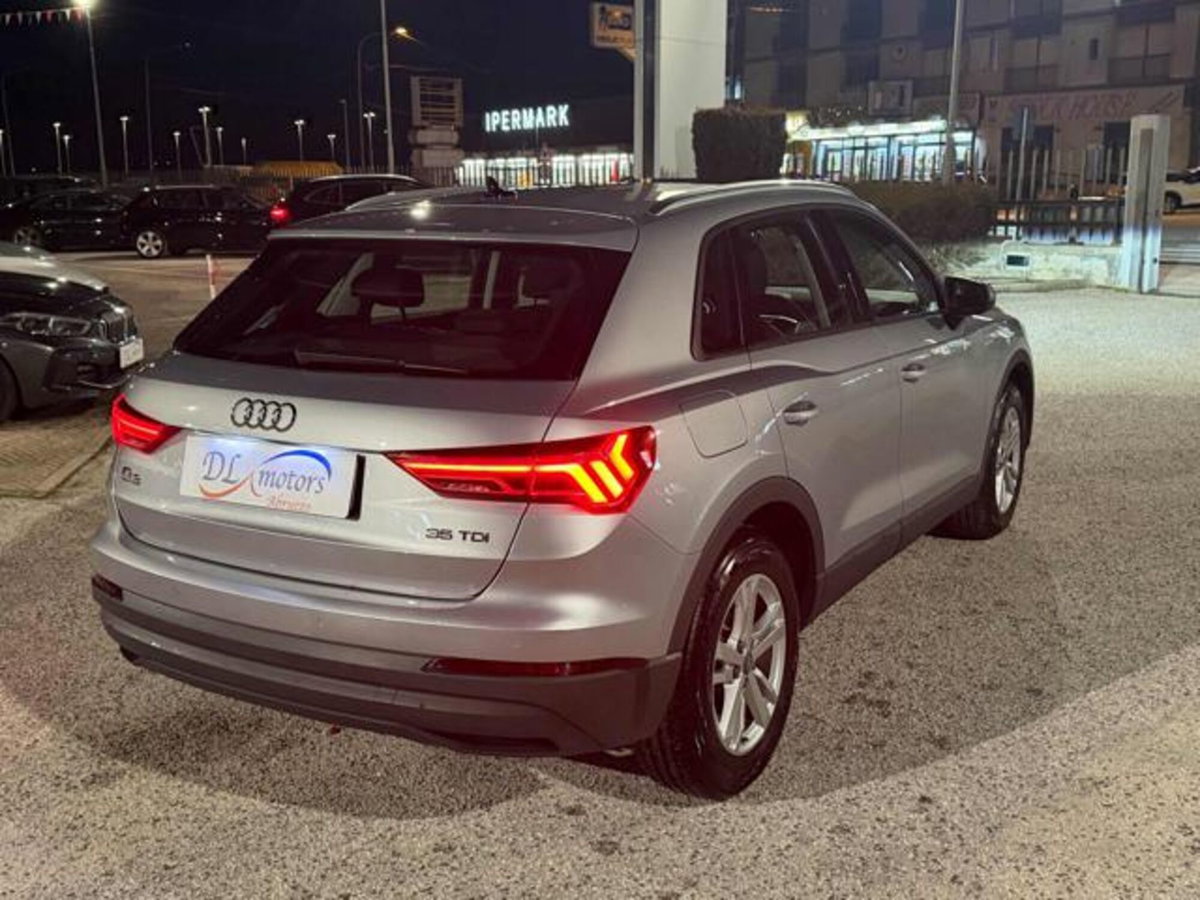 Audi Q3 35 TDI quattro S tronic Business (9)