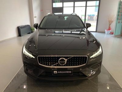 Volvo V60 Cross Country 2.0 b4 Ultimate awd auto (2)